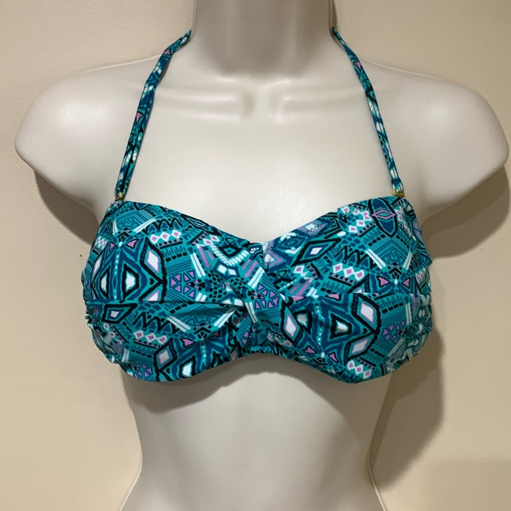Jessica Simpson M/L swim top
